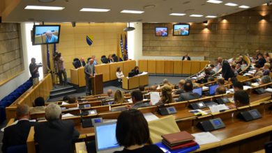 Photo of Parlament FBiH dobio odgovor- Schmidt neće doći na sjednicu Predstavničkog doma
