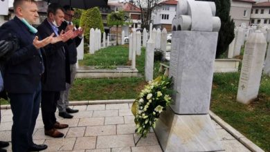Photo of Obilaskom mezara obilježen 2. maj, Dan Općine Stari Grad