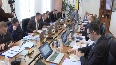 Photo of Stručnjaci smatraju da je u BiH sve manje ozbiljne politike ali i političara