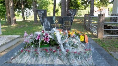 Photo of Sjećanje Čedu Domuza: U Adnanovoj poruci u džepu stajalo je – ukopajte me pored Čede