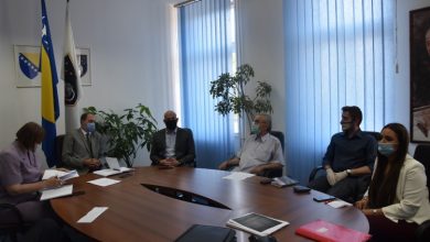 Photo of Premijer Nenadić i ministri Kustura i Alikadić sa predstavnicima HNV-a