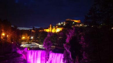Photo of Vodopad Plive obojen u ružičastu boju