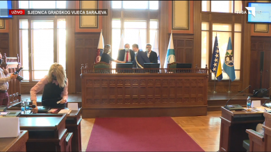 Photo of Dragan Stevanović i Mirela Džahverović  dopredsjedavajući Gradskog vijeća Sarajevo