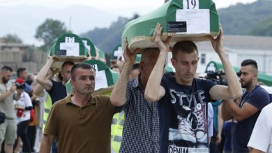 Photo of Potočari: Klanjana dženaza i obavljen ukop 19 žrtava genocida u Srebrenici