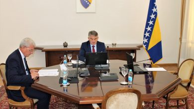Photo of Dva člana Predsjedništva razmatrali korištenje letjelica za gašenje požara
