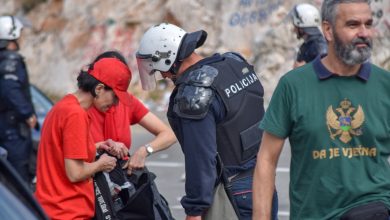 Photo of Crna Gora: U toku pretresi građana koji su učestvovali u protestima