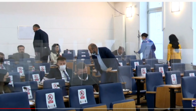 Photo of Zastupnici SDA napustili sjednicu Skupštine, Dević optužio Okerića (Video)