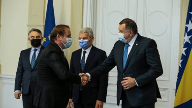 Photo of Članovi Predsjedništva BiH sastali se s evropskim komesarom Varhelyijem