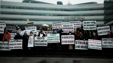 Photo of Protesti u Sarajevu: Građani zahtijevaju normalan život, deblokadu institucija i deeskalaciju krize