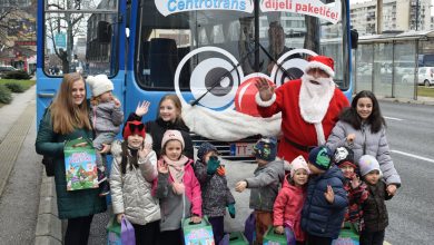Photo of Centrotrans: Djed Mrazov autobus u Sarajevu obradovao najmlađe sa paketićima