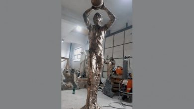 Photo of Spomenik Mirzi Delibašiću završen, otkrivanje na proljeće