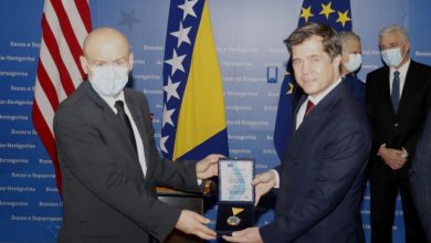 Photo of Evropski pokret u BiH uručio Orden naroda ambasadoru Nelsonu