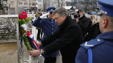 Photo of Plenković odao počast žrtvama opsade Sarajeva