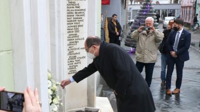 Photo of Visoki predstavnik Christian Schmidt odao počast ubijenoj tuzlanskoj mladosti