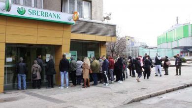Photo of Zeničani i danas u velikom redu čekaju ispred filijale Sberbank