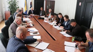 Photo of Predstavnici Skupštine KS za pomoć povratnicima u RS uručili 200.000 maraka
