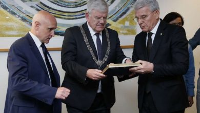 Photo of Džaferović i van Zanen: Hag i Sarajevo spadaju u gradove čije ime nosi veliku simboliku