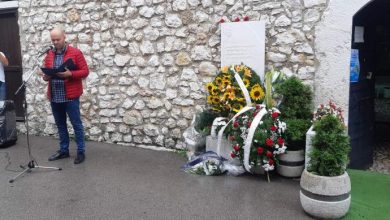 Photo of Obilježena 30. godišnjica stradanja građana u ulici Halači na Baščaršiji