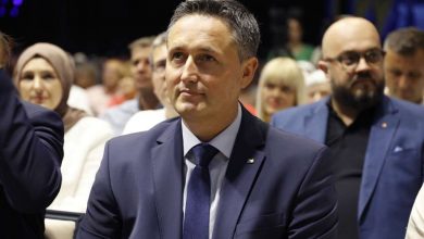 Photo of Oglasio se Denis Bećirović na društvenim mrežama: Hvala ljudi!