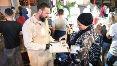 Photo of “Okusi Sarajeva” oduševili građane i turiste ispred Gradske tržnice Sarajevo