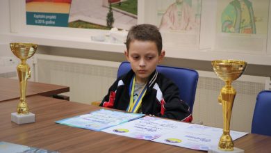 Photo of Talentovani stonoteniser, Beriz (10) iz Starog Grada dobio pomoć načelnika u školovanju