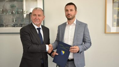 Photo of Potpisan ugovor o sufinansiranju projekta utopljavanja OŠ ”Osman Nuri Hadžić”