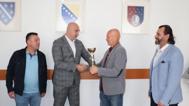 Photo of Ministarstvo za boračka pitanja KS pomoglo fudbalskoj ekipi veterana Prvog korpusa ARBiH za odlazak na turnir