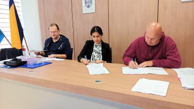 Photo of Potpisani ugovori za dodjelu plastenika sa 23 korisnika s područja općine Novo Sarajevo