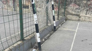 Photo of Konstrukcija gola pala na sedmogodišnjeg dječaka kod škole u Vogošći