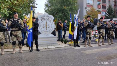 Photo of Položeno cvijeće na Spomen ploču-godišnjica ubistva dva sarajevska policajca