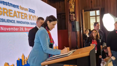 Photo of Gradonačelnica Sarajeva u Briselu potpisala Sporazum o prijateljstvu Sarajeva i Kijeva