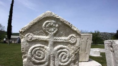 Photo of Fondacija Stećak u BiH povodom Dana državnosti predstavlja izložbu ‘Svjedoci’