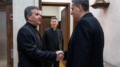 Photo of Bećirović čestitao Božić nadbiskupu vrhbosanskom mons. Tomi Vukšiću, kao i svim katolicima