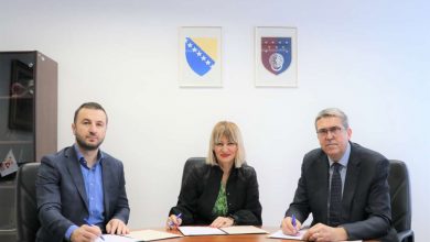 Photo of Potpisani aneksi ugovora za izgradnju kompleksa objekata na Dobrinji, dvorane u Hrasnici i Kulturno-sportskog centra u Vogošći