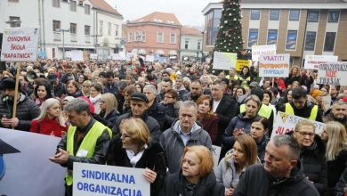 Photo of Sindikat Tuzlanskog kantona održao proteste, idalje čekaju isplatu jednokratne pomoći