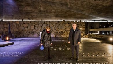Photo of Komšić o Holokaustu: Stravičan zločin utjecao je na svijest društva u cjelini