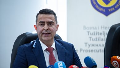 Photo of Subašić i Tahirović traže smjenu Kajganića