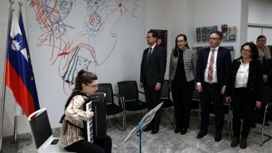 Photo of Otvorenjem likovne izložbe u Sarajevu počelo obilježavanje ‘Prešernovog dana’