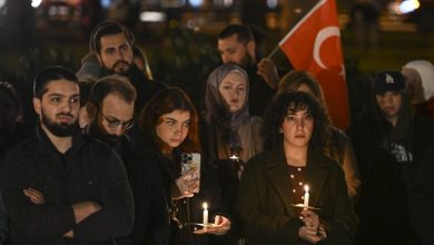 Photo of Turski Amerikanci održavaju bdjenje uz svijeće u znak žalosti za žrtvama potresa