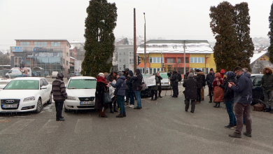 Photo of Predstavnici Udruženja žrtava nezadovoljni radom pravosuđa protestvovali ispred Suda i Tužilaštva BiH