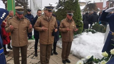 Photo of Obilježavanje Dana nezavisnosti BiH: Polaganje cvijeća na Šehidskom mezarju Kovači u Sarajevu