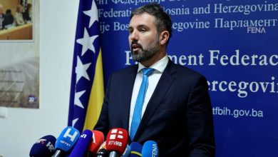 Photo of Stojanović nakon sastanka: Lendo kupuje vrijeme, u pitanju je status quo
