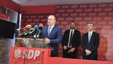 Photo of Nikšić: Nudili su novac zastupnicima, pritisci su veliki, ne samo na zastupnike nego i na Stojanovića