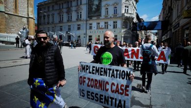Photo of Sarajevo: Počela protestna šetnja od Sebilja do zgrade Parlamenta FBiH