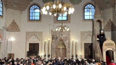 Photo of Klanjan bajram-namaz u Gazi Husrev-begovoj džamiji u Sarajevu