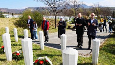 Photo of Obilježena 16. tužna godišnjica: Položeno cvijeće u spomen na tragično nastradale bebe Dječijeg doma