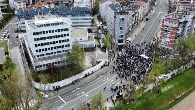 Photo of Završeni protesti ispred OHR-a: Demonstranti upozorili na diskriminatorne namjere Schmidta