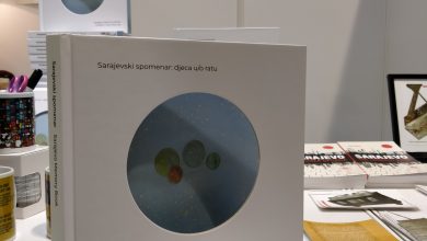 Photo of Na Sajmu knjige promocija kataloga “Sarajevski spomenar: djeca u/o ratu”