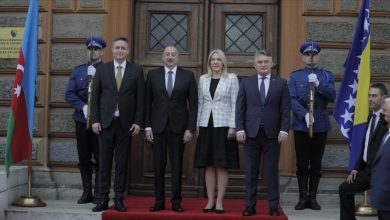 Photo of Predsjednik Azerbejdžana Aliyev dočekan uz najviše počasti ispred zgrade Predsjedništva BiH