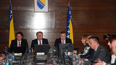 Photo of Nikšić: Pozvali smo članove uprava javnih kompanija da svoje mandate stave na raspolaganje Vladi FBiH